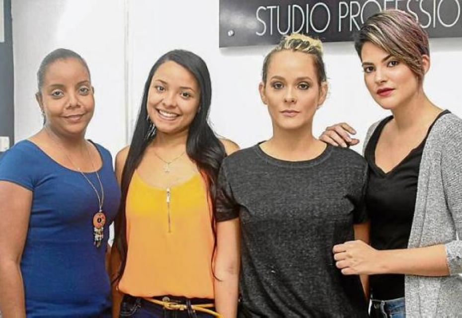 Karina Lorduy, Jessica Álvarez, Susana Díaz y la maquilladora Laura Martínez